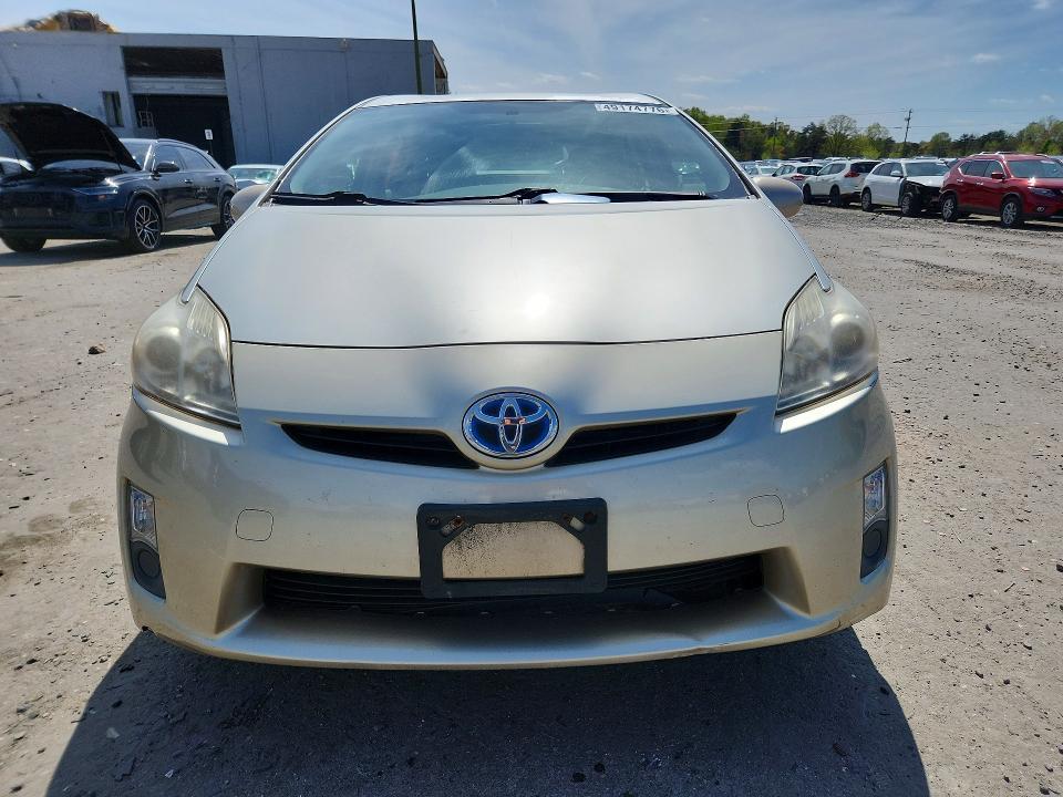 2010 Toyota Prius iii