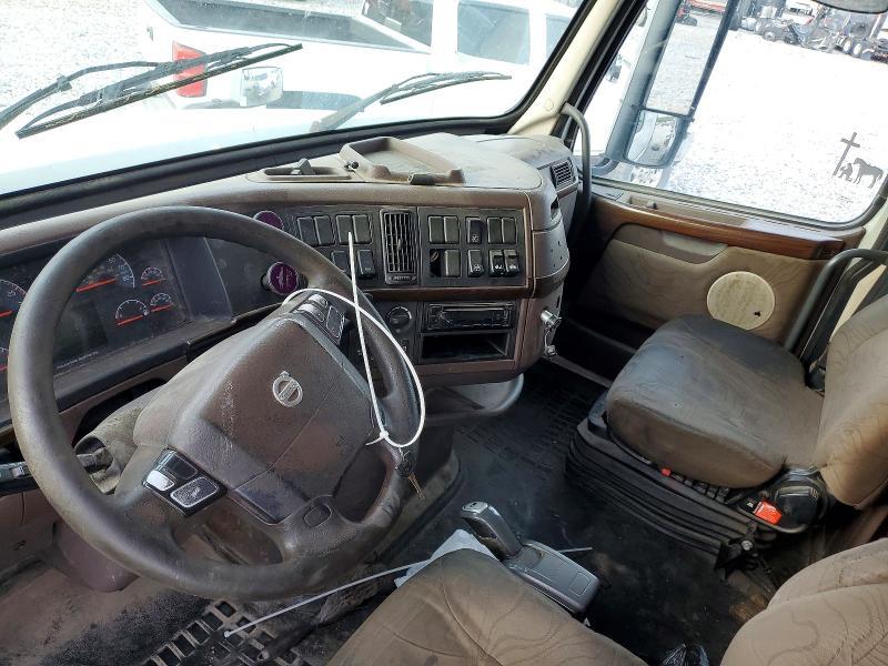 2014 Volvo Vnl Semi Truck