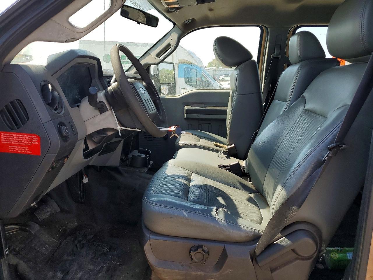 2011 Ford F450 Super Duty Flatbed Truck