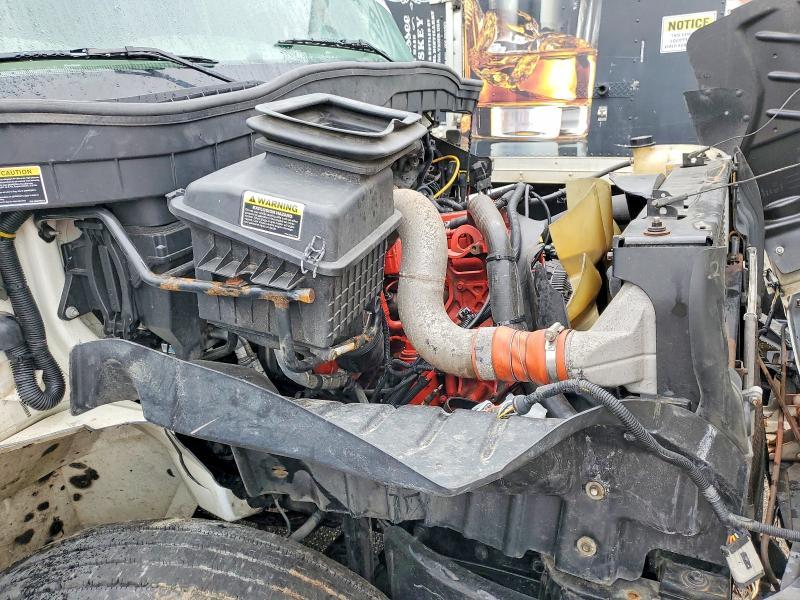 2017 International 4300 BOX Truck