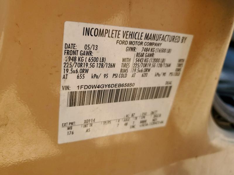 2013 Ford F450 Super Duty Flatbed Truck