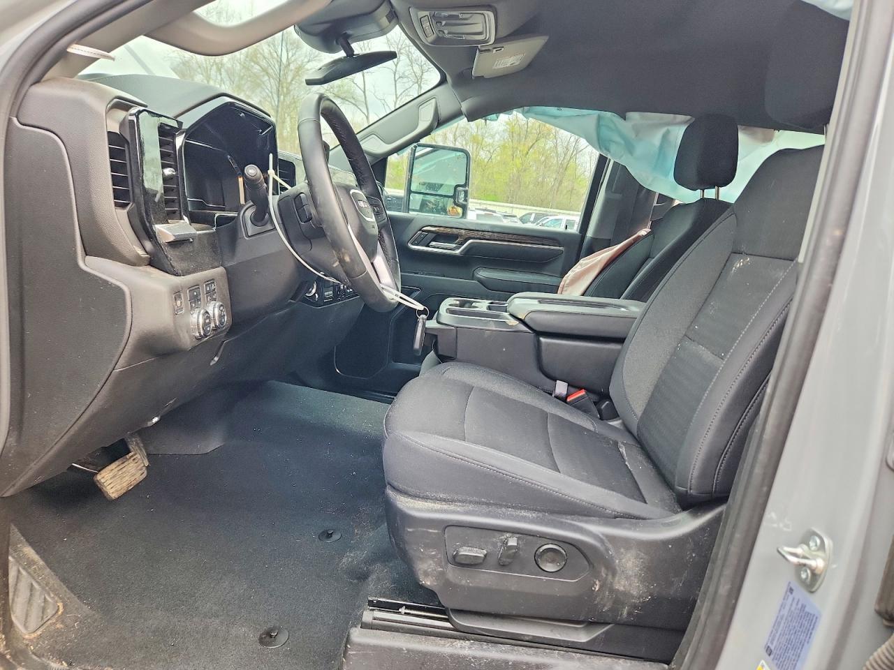 2025 GMC Sierra K2500 SLE