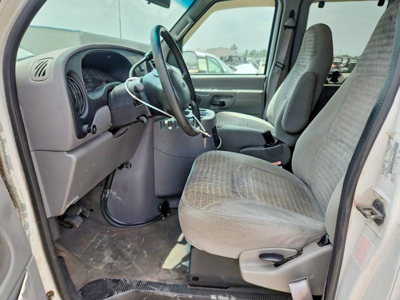 2001 Ford Econoline E350 Super Duty Wagon