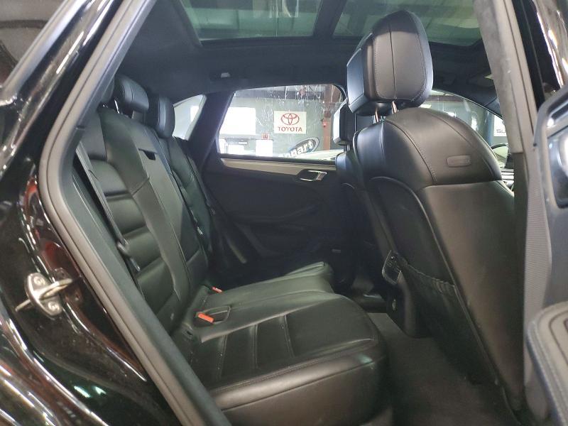 2018 Porsche Macan Turbo