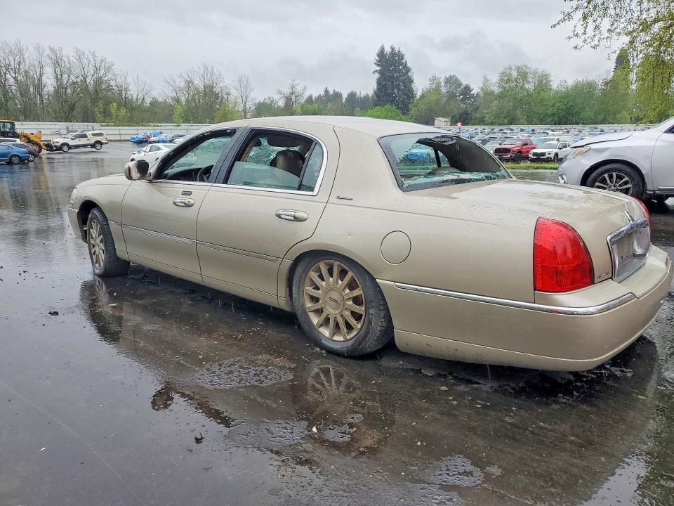 2006 Lincoln Town car Signature