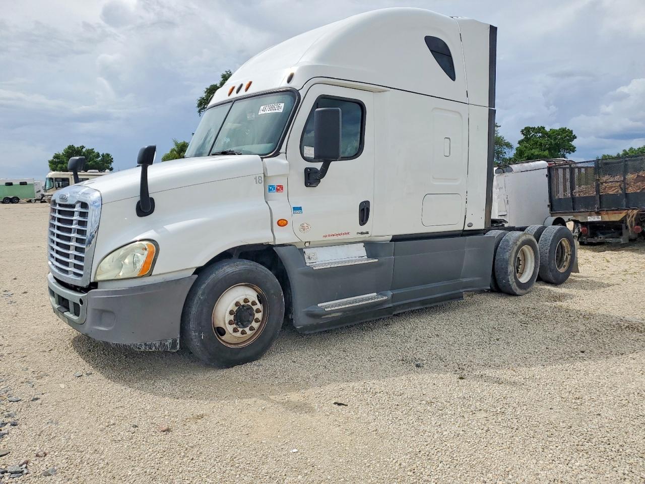 2017 Freigliner 2017 Freightliner Cascadia 125 Semi Truck