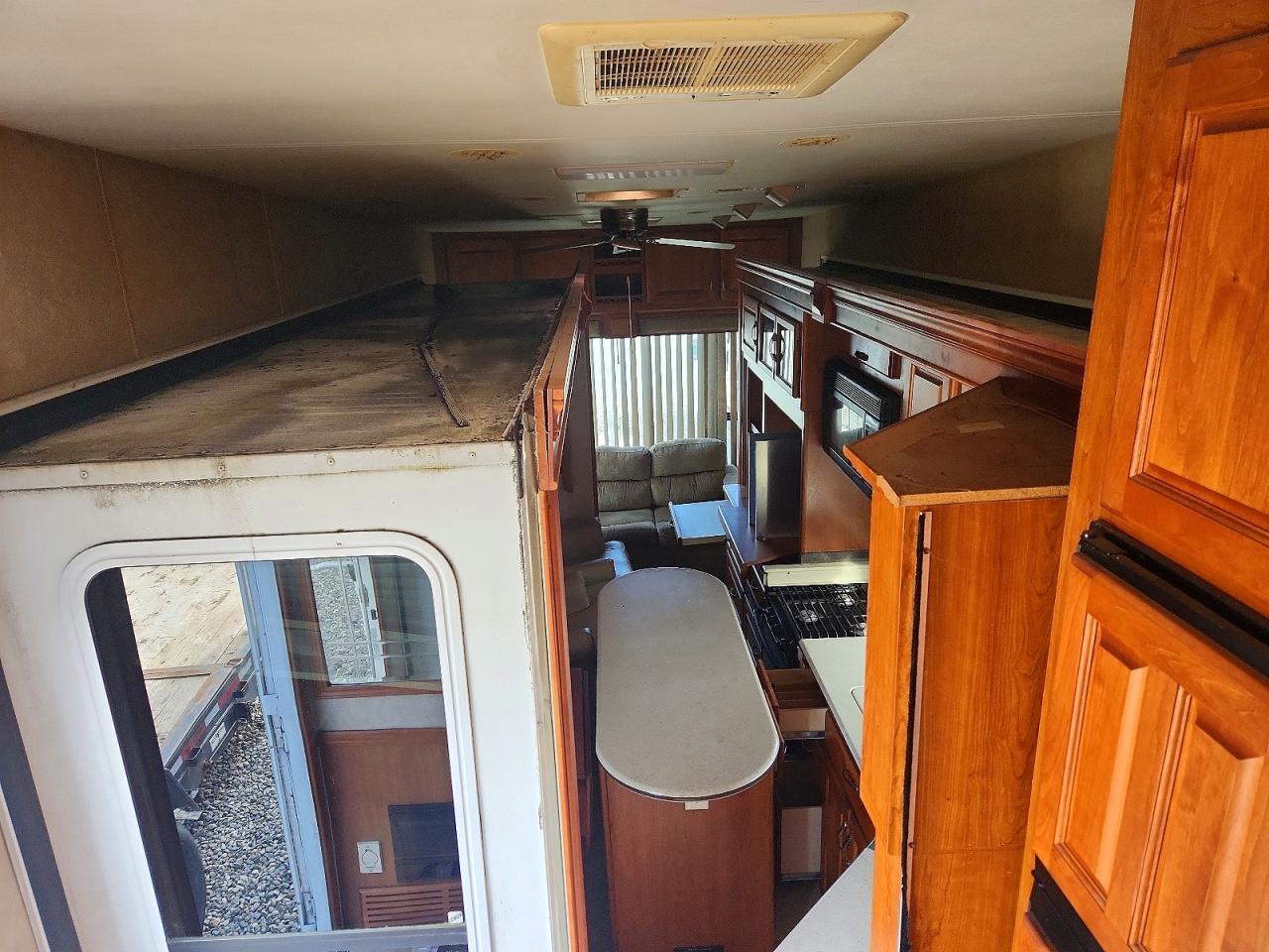 2007 Holiday Rambler Presidential Camper