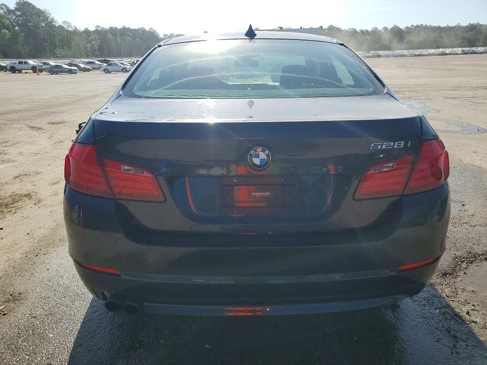 2011 BMW 528 i
