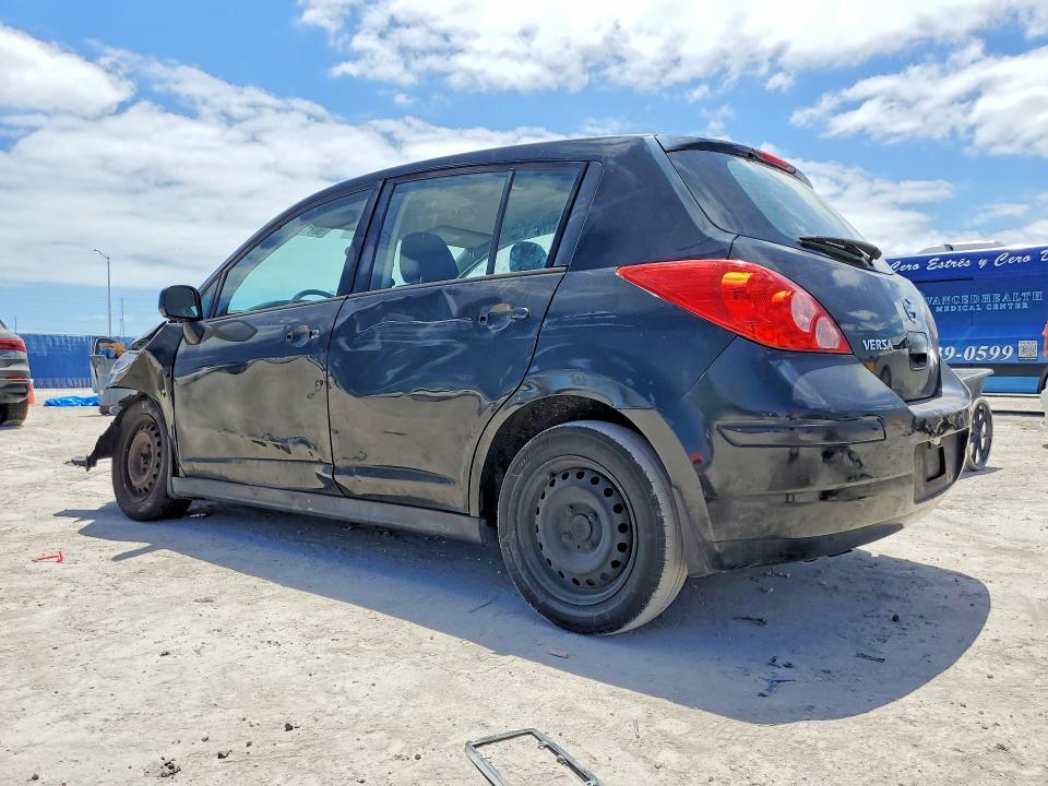 2010 Nissan Versa 1.8 s