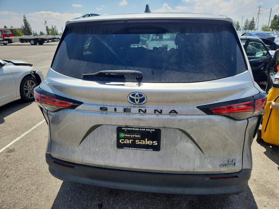 2021 Toyota Sienna le
