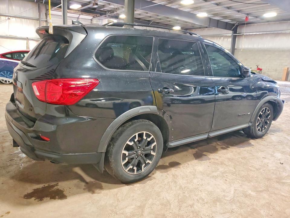 2019 Nissan Pathfinder sv