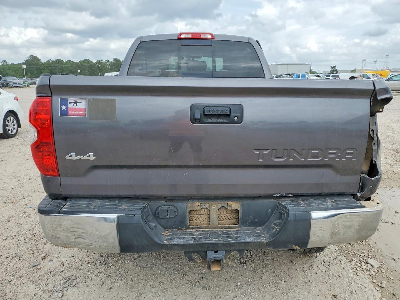 2014 Toyota Tundra SR5
