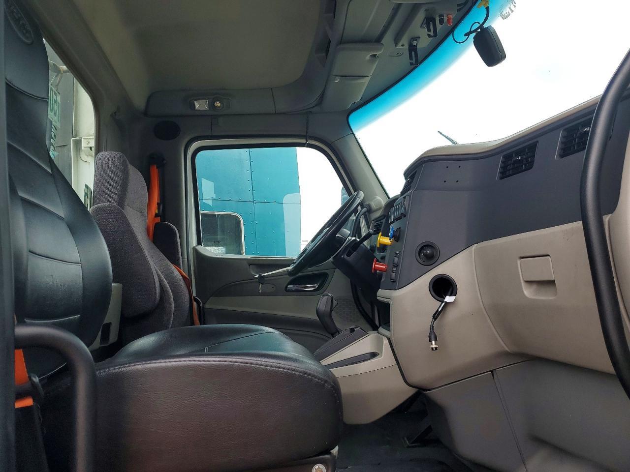 2018 Peterbilt 579 Semi Truck