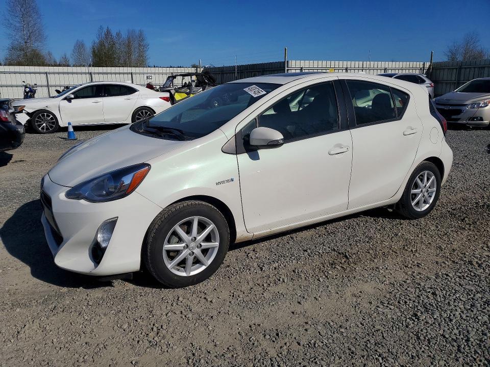 2015 Toyota Prius c Four