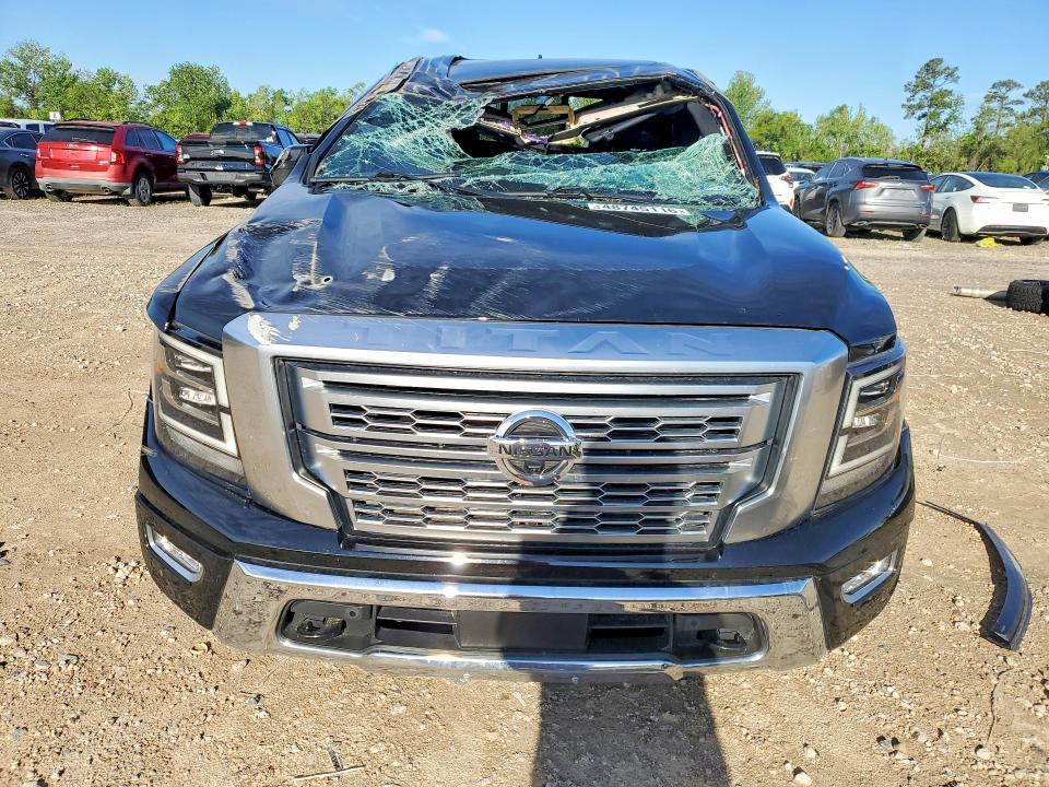 2024 Nissan Titan SV