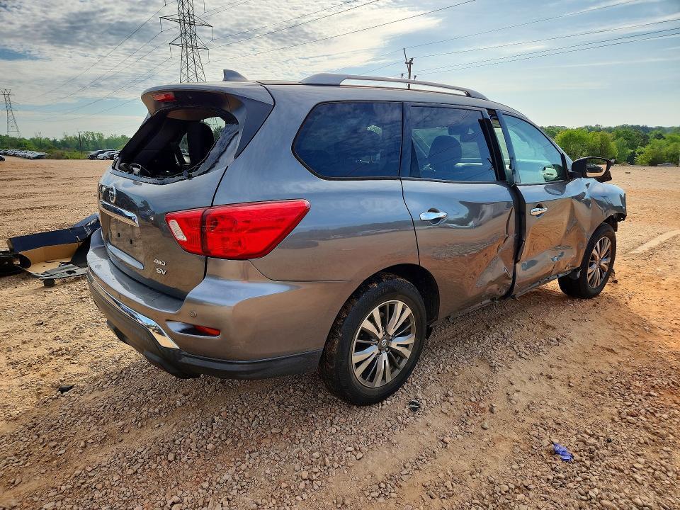 2020 Nissan Pathfinder sv