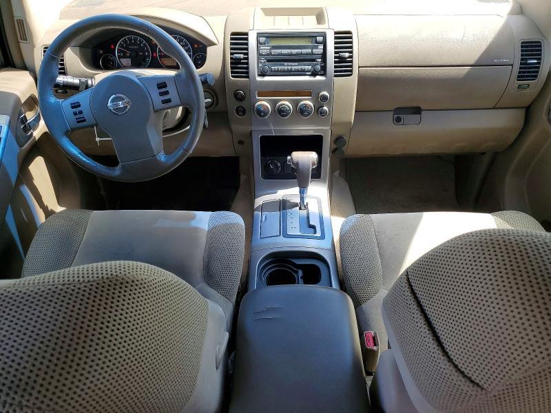 2005 Nissan Pathfinder xe