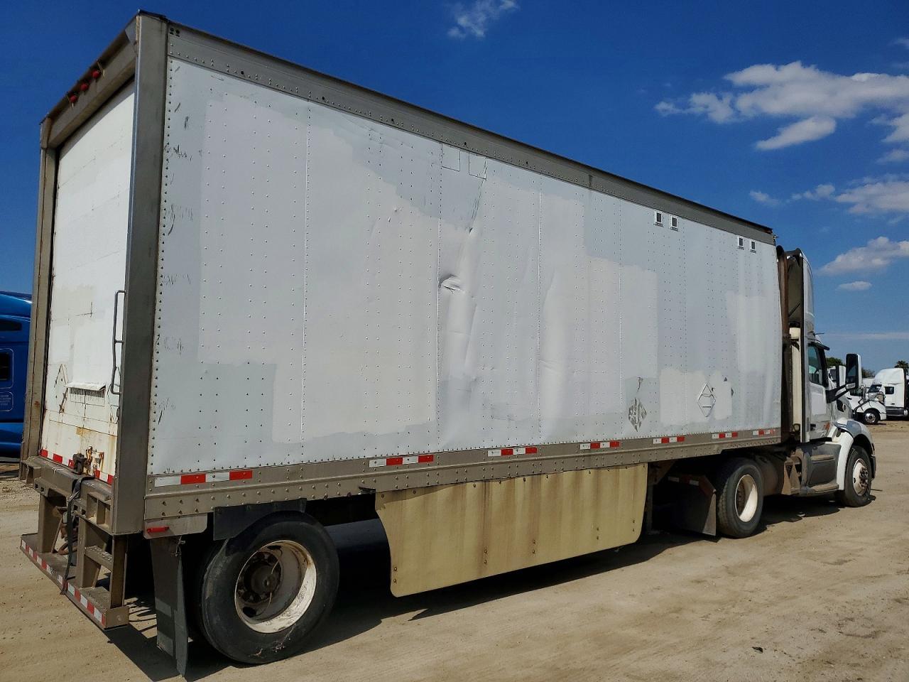 2017 Peterbilt 579 Semi Truck