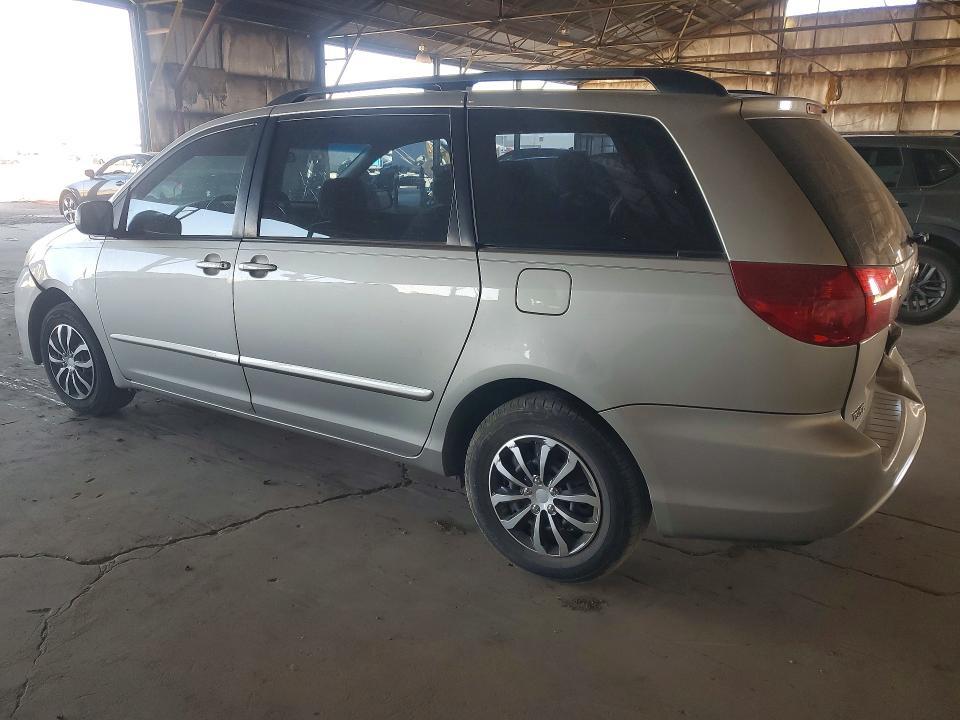 2006 Toyota Sienna ce 8 Passenger