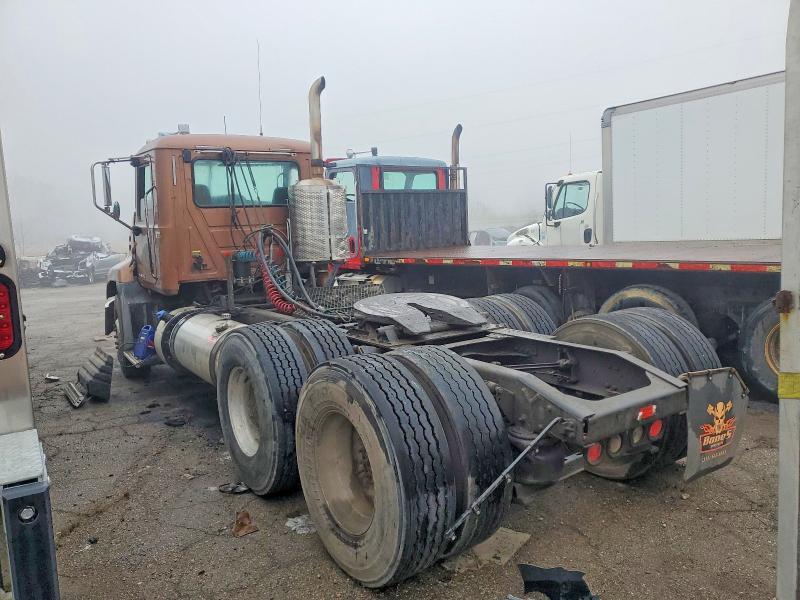 2013 Mack CXU613 Semi Truck