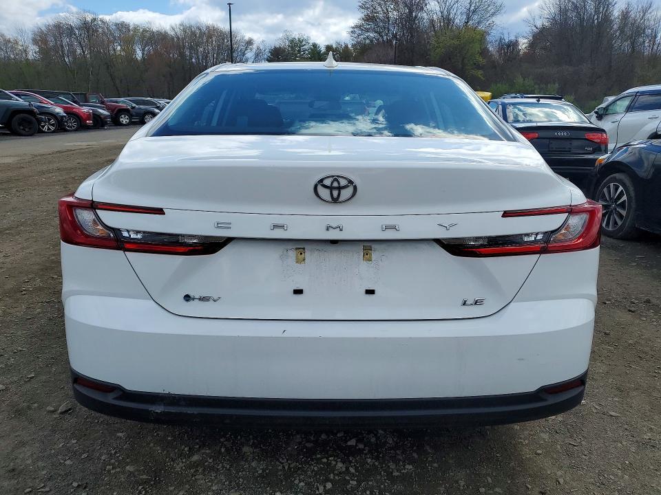 2025 Toyota Camry le