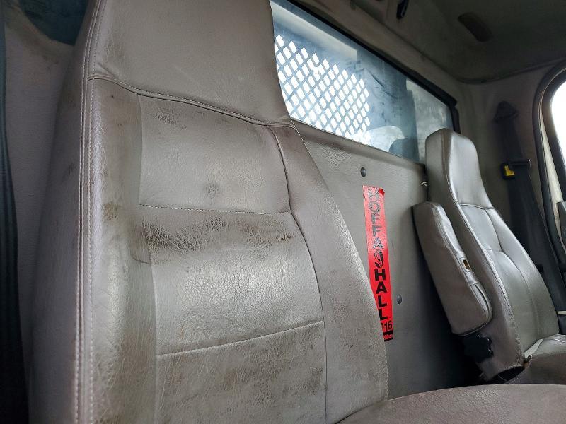 2013 Freigliner 2013 Freightliner Business Class M2 Flatbed Truck