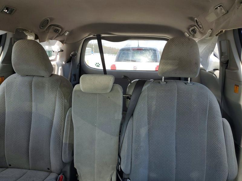 2011 Toyota Sienna le