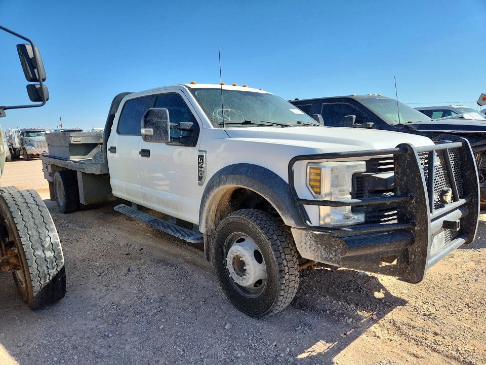 2019 Ford F450 Super Duty Flatbed Truck