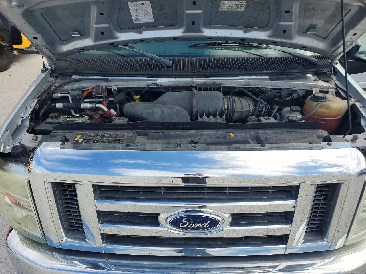 2011 Ford E450 Shuttle Bus