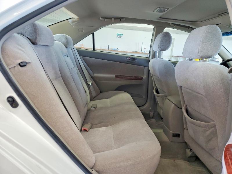 2004 Toyota Camry le