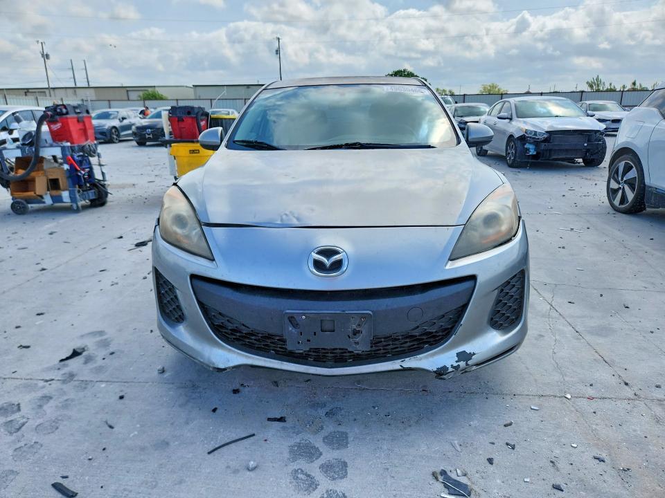 2013 Mazda 3 I