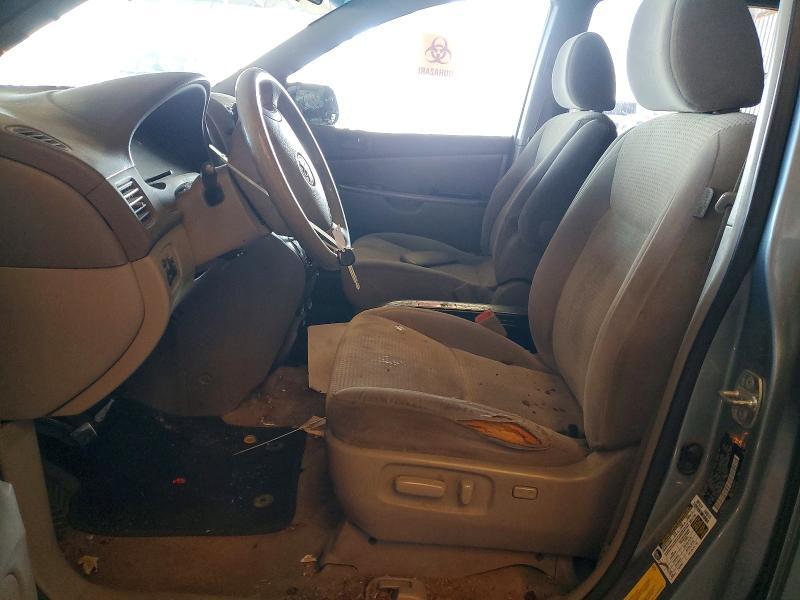 2009 Toyota Sienna le 8-passenger