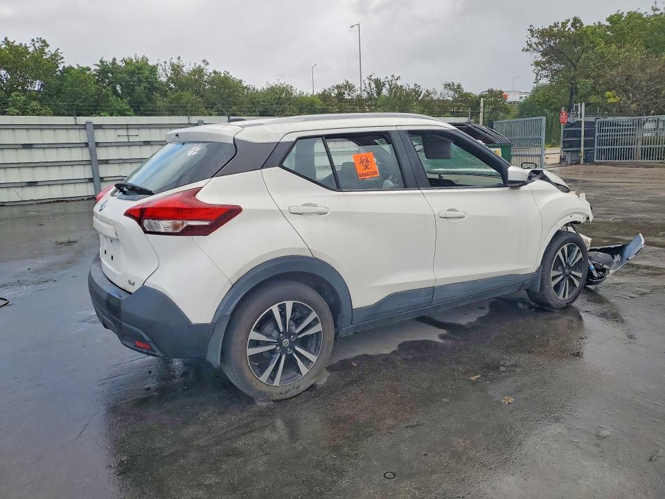 2018 Nissan Kicks sv