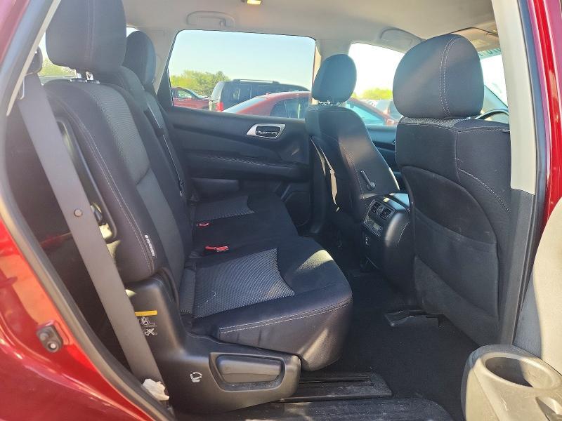 2018 Nissan Pathfinder sv