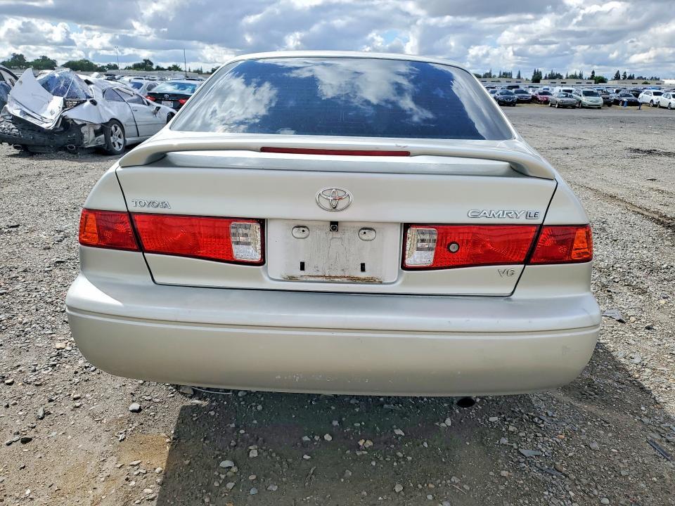 2000 Toyota Camry le V6