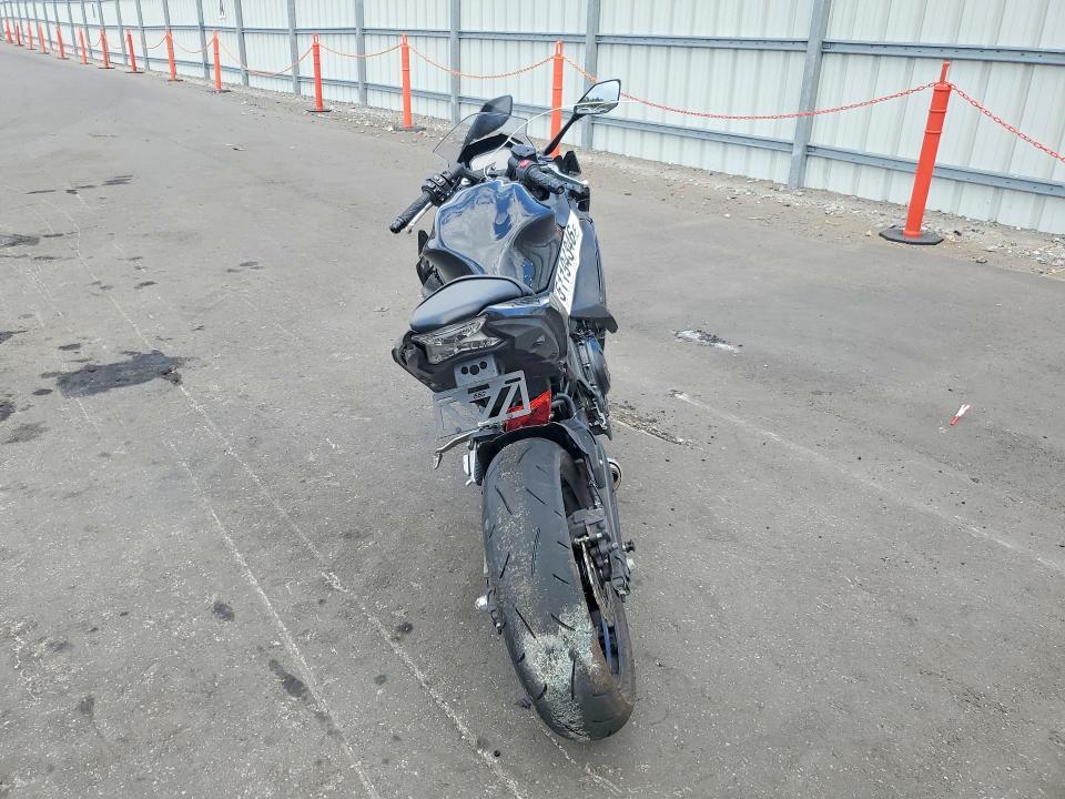 2025 Kawasaki EX650 R