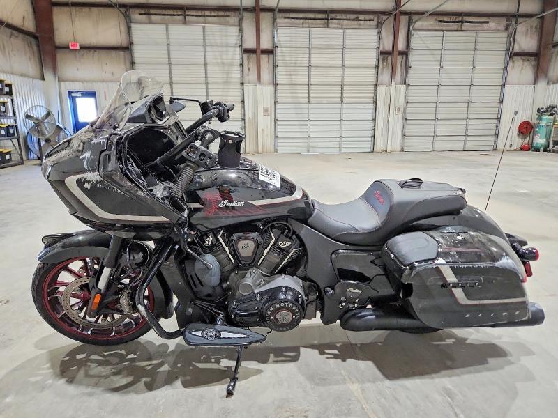 2024 Indian Motorcycle Co. Challenger Elite