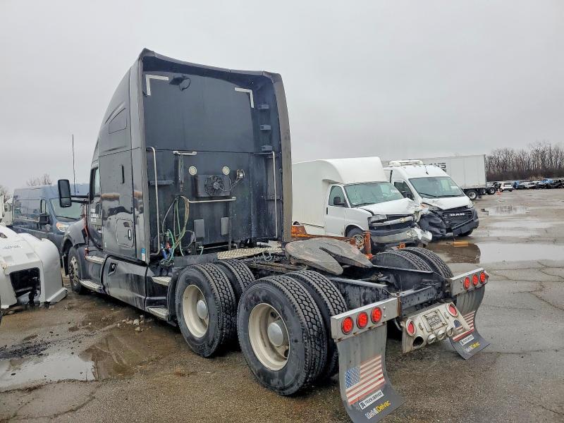 2017 Kenworth T680 Semi Truck