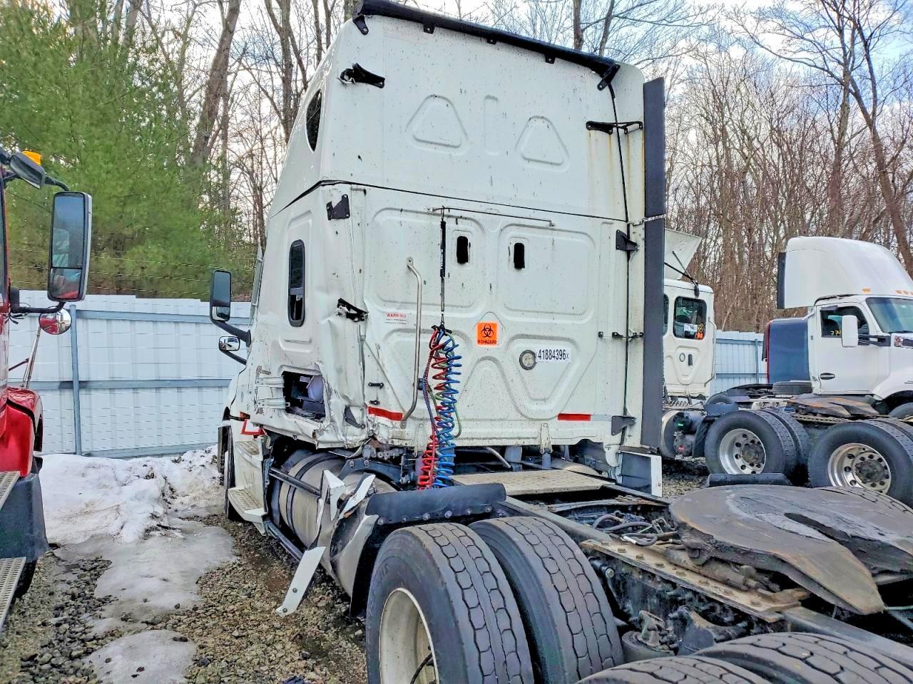 2022 Freightliner Cascadia 126 Semi Truck