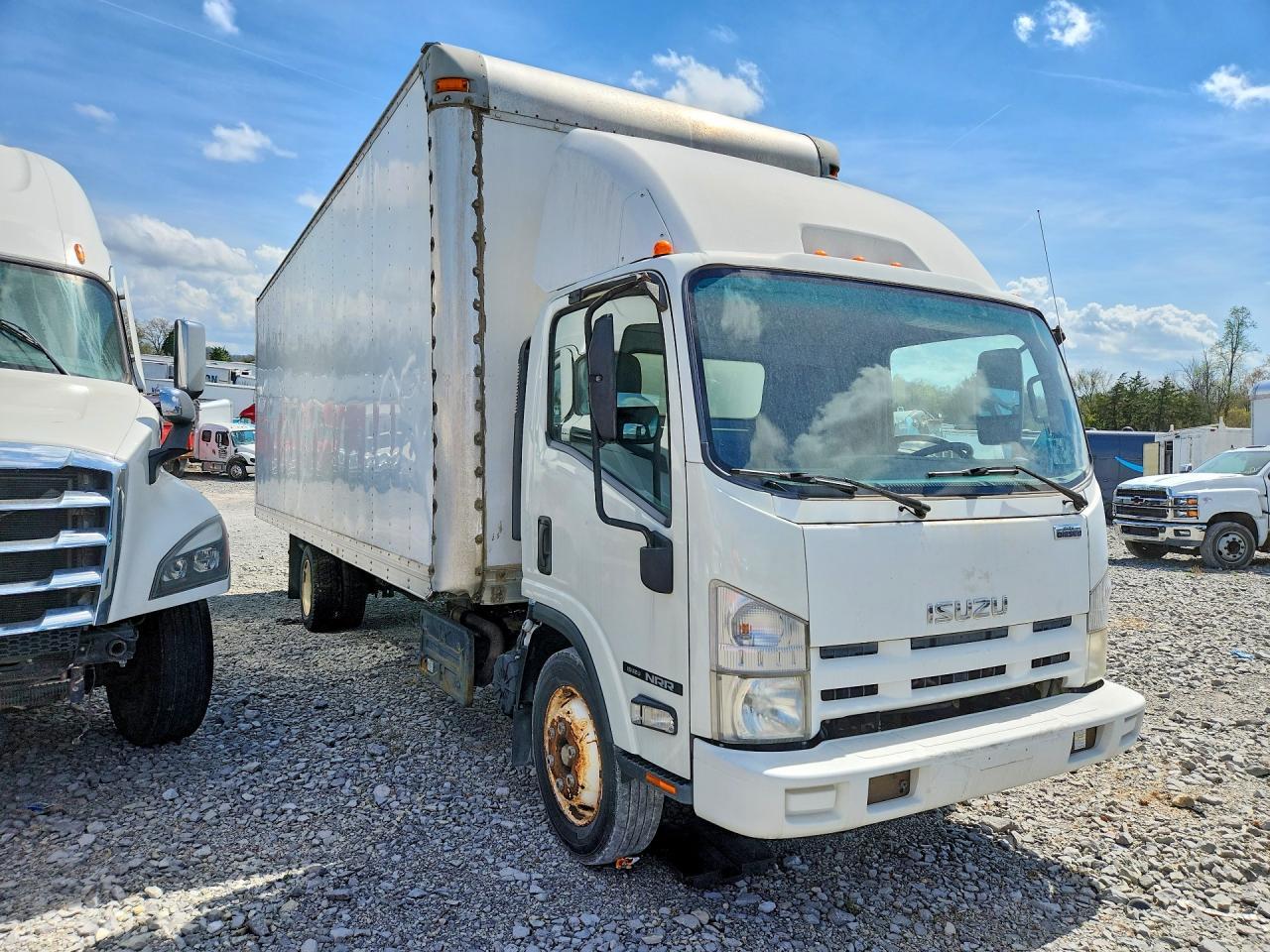 2014 Isuzu NRR Delivery Truck