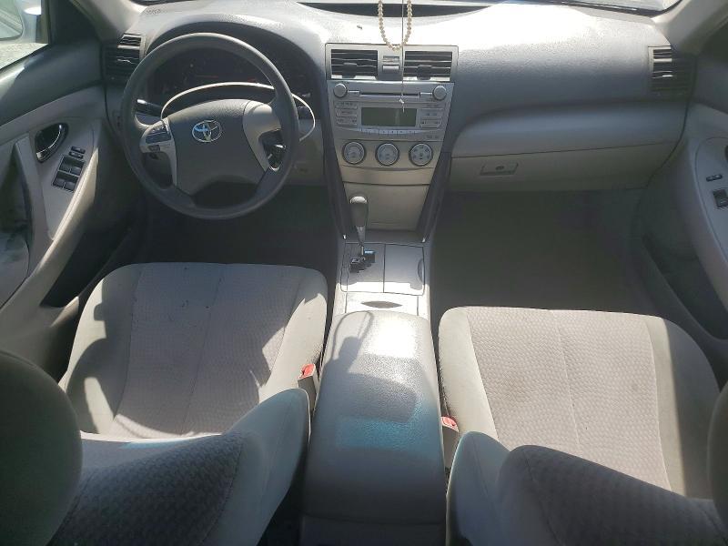 2010 Toyota Camry le