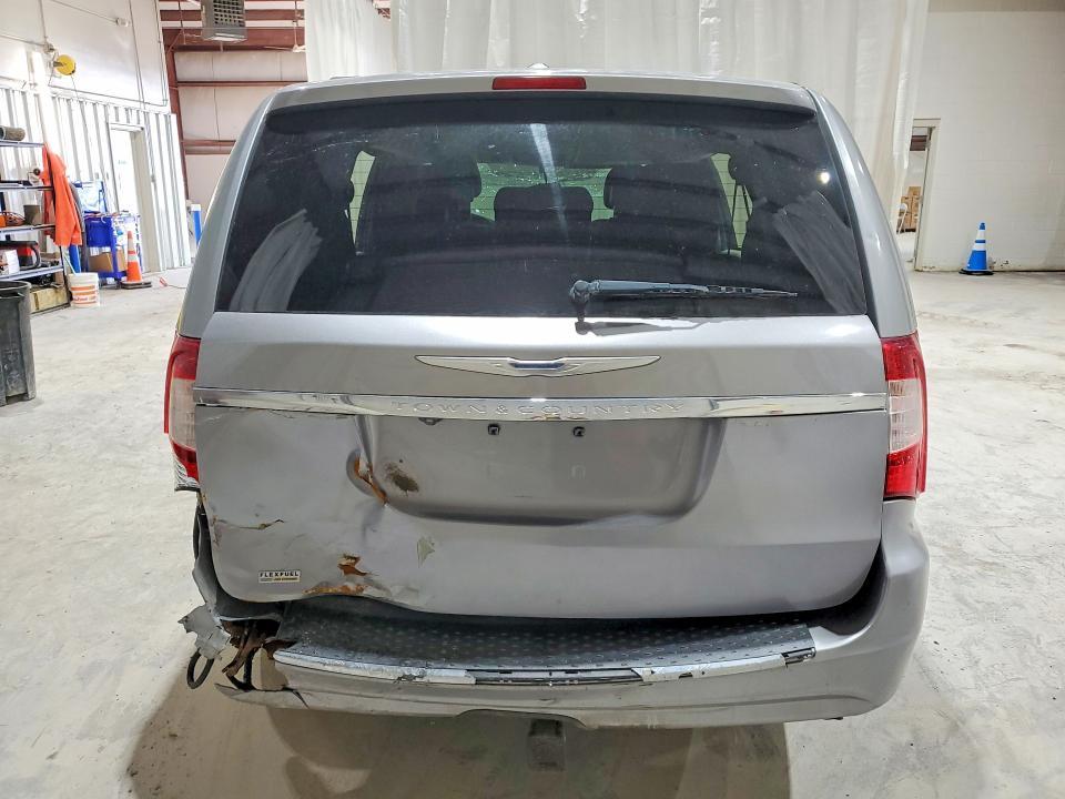 2013 Chrysler Town & Country Touring