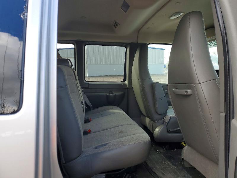 2025 Chevrolet Express G3500 LS