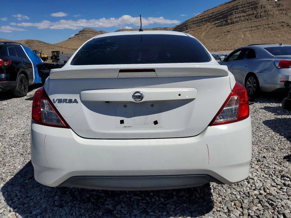 2019 Nissan Versa s Plus