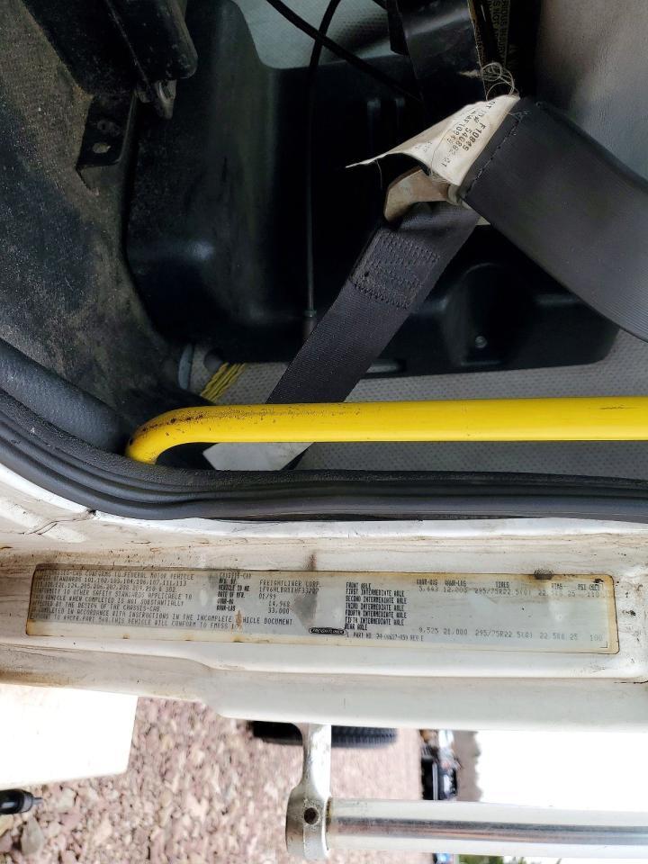 1999 Freightliner Medium Conventional FL70