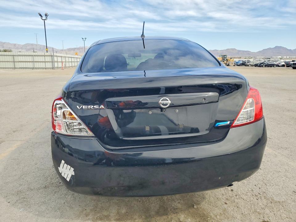 2013 Nissan Versa 1.6 s