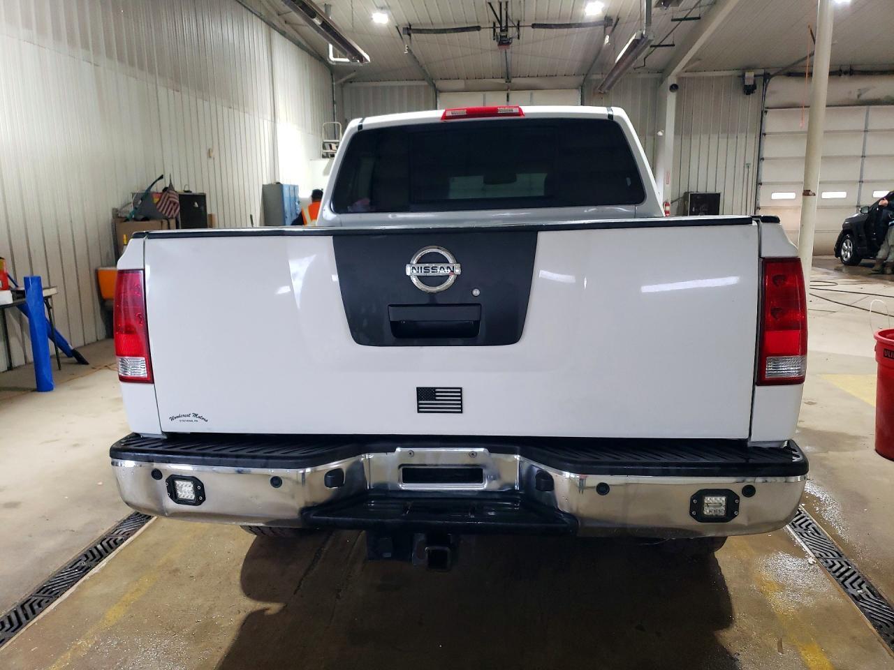 2012 Nissan Titan SV