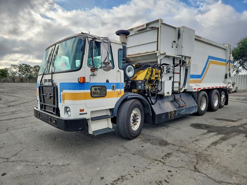 2013 Autocar Xpeditor Refuse Truck