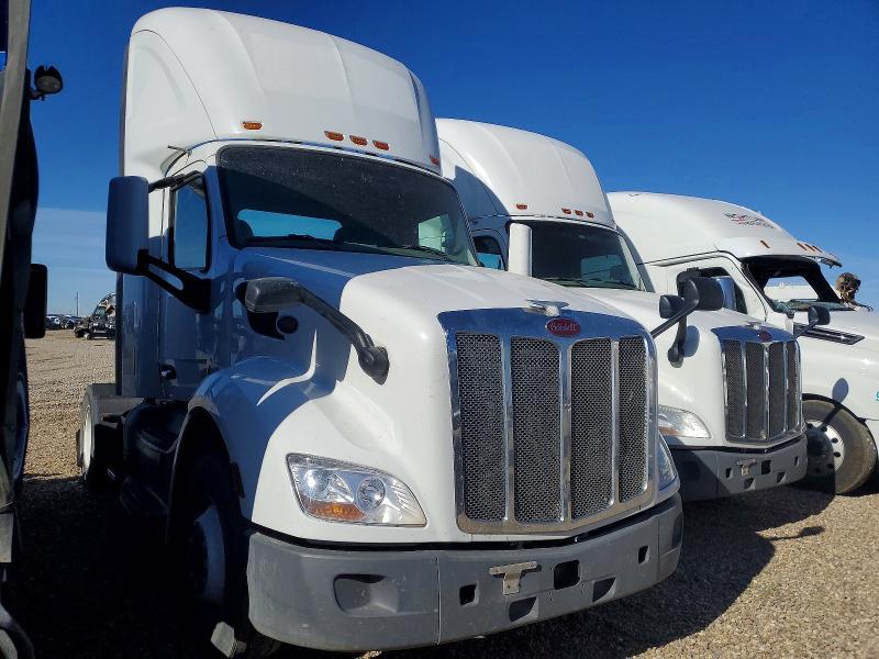2019 Peterbilt 579 Semi Truck