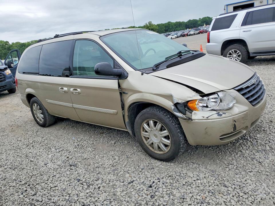 2005 Chrysler Town & Country Touring